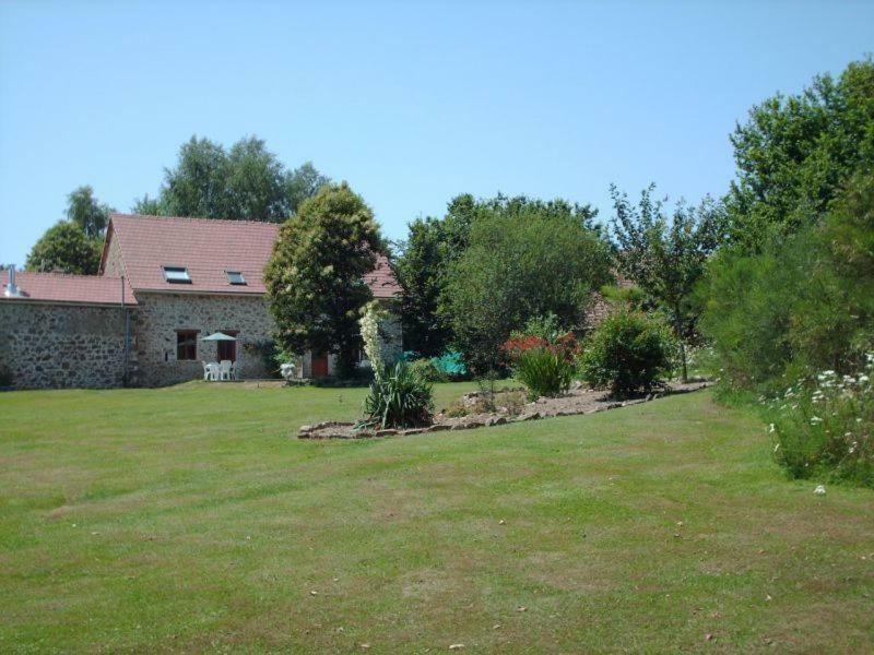Gite Du Sorbier Le Chalard Esterno foto